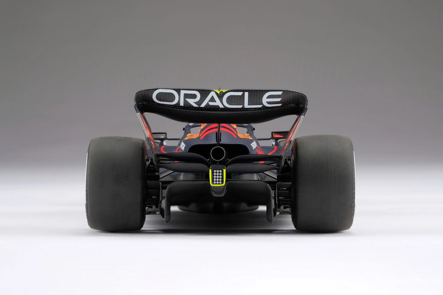 Oracle Red Bull Racing RB19 - Decoración de la temporada 2023 | Sergio Pérez 1:18