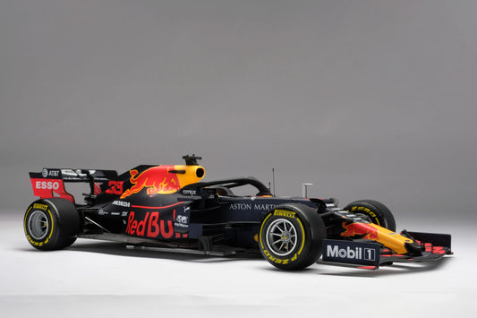 Aston Martin Red Bull Racing RB15 1:8