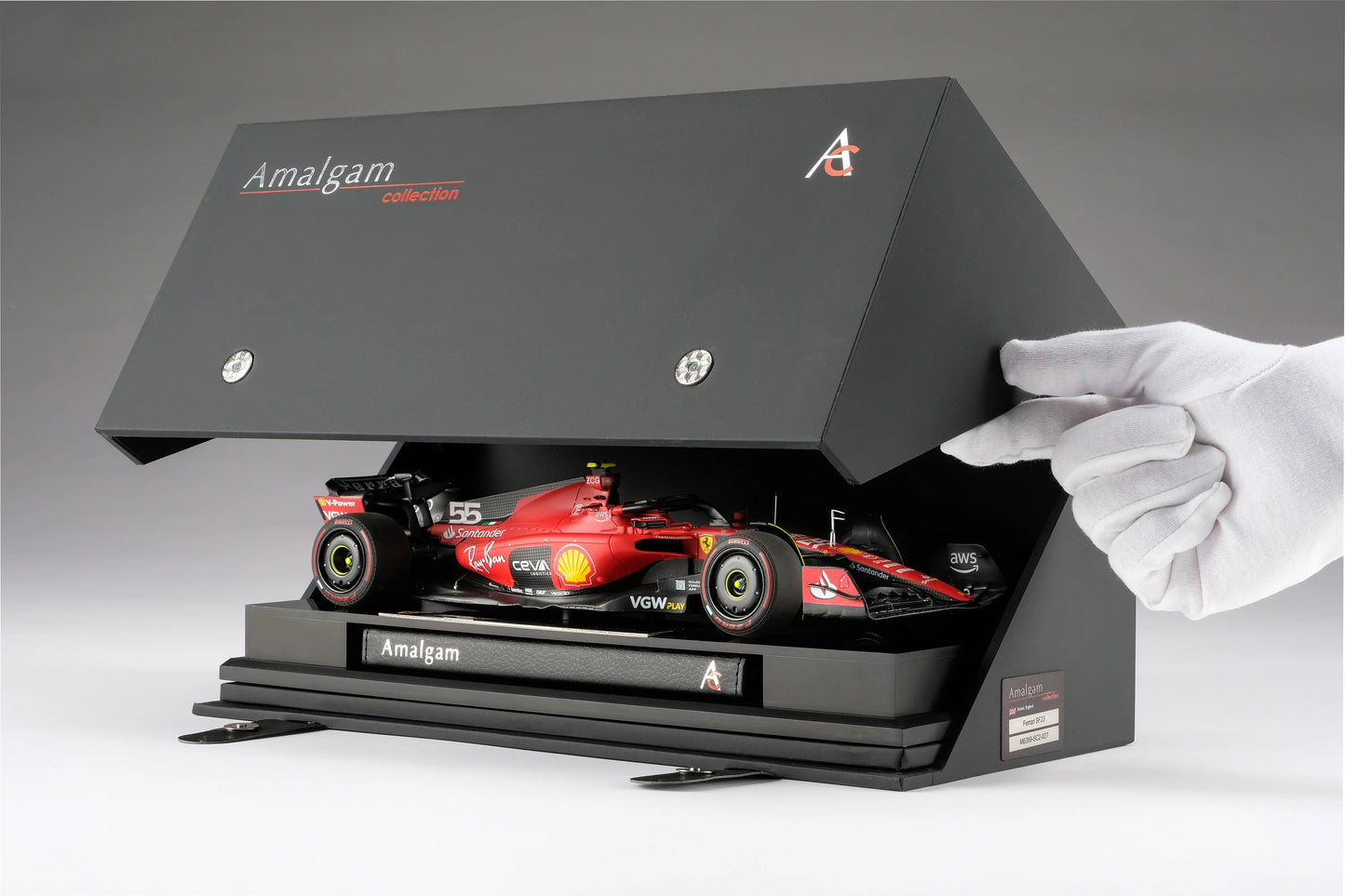 Ferrari SF-23 - Decoración temporada 2023 | Carlos Sainz 1:18
