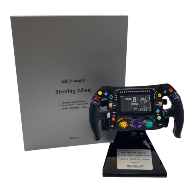 Minichamps 1/2 Mercedes-AMG Petronas Team W011 Lewis Hamilton 2020