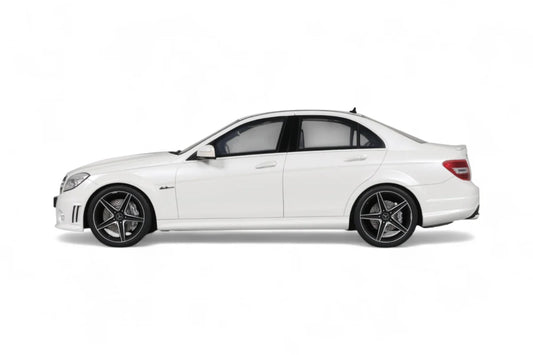 1:18 MERCEDES-BENZ C63 AMG DIAMOND WHITE 2007