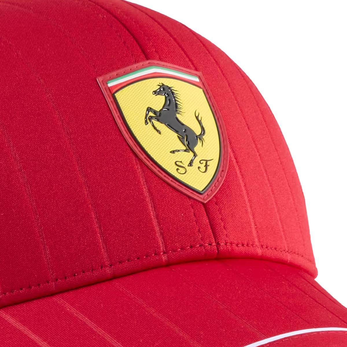 Gorra de Equipo Ferrari 2025