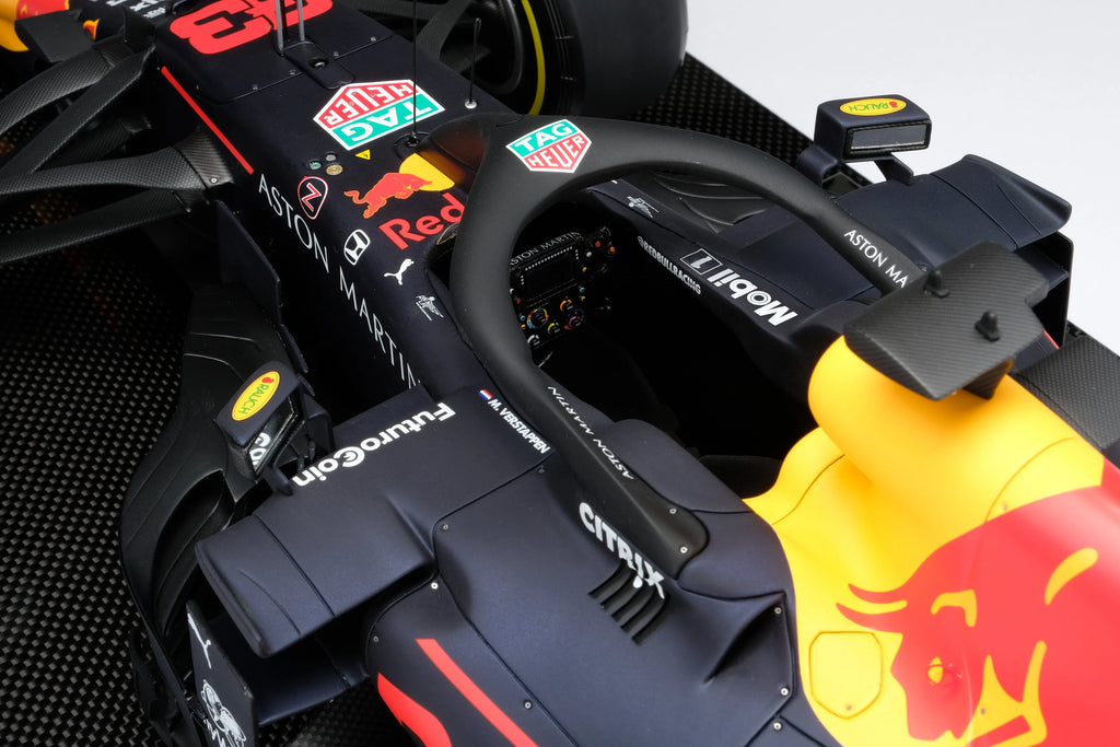 Aston Martin Red Bull Racing RB15 1:8