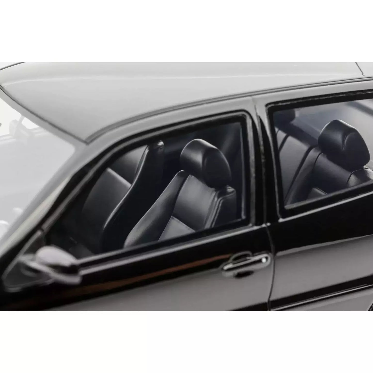 1:18 VOLKSWAGEN POLO N GTI BLACK MAGIC LA7W 2001