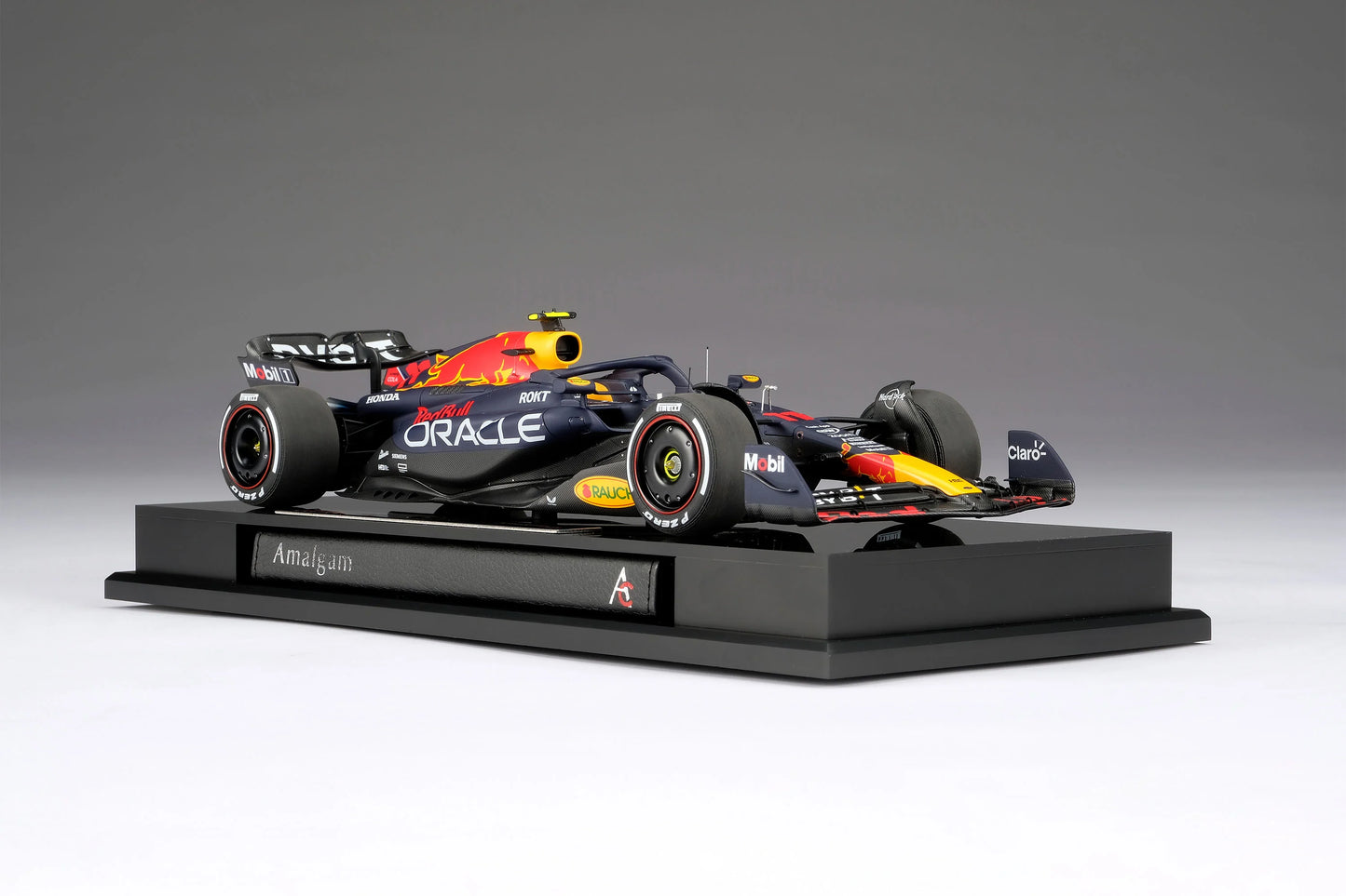 Oracle Red Bull Racing RB19 - Decoración de la temporada 2023 | Sergio Pérez 1:18