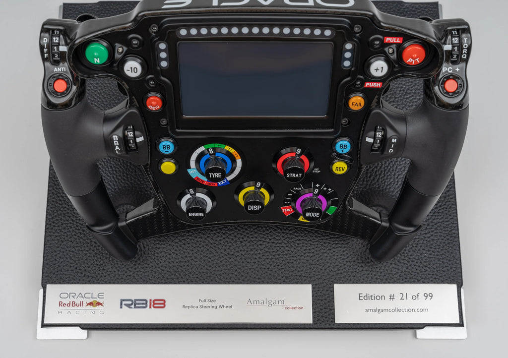Volante Oracle Red Bull Racing RB18 1:1