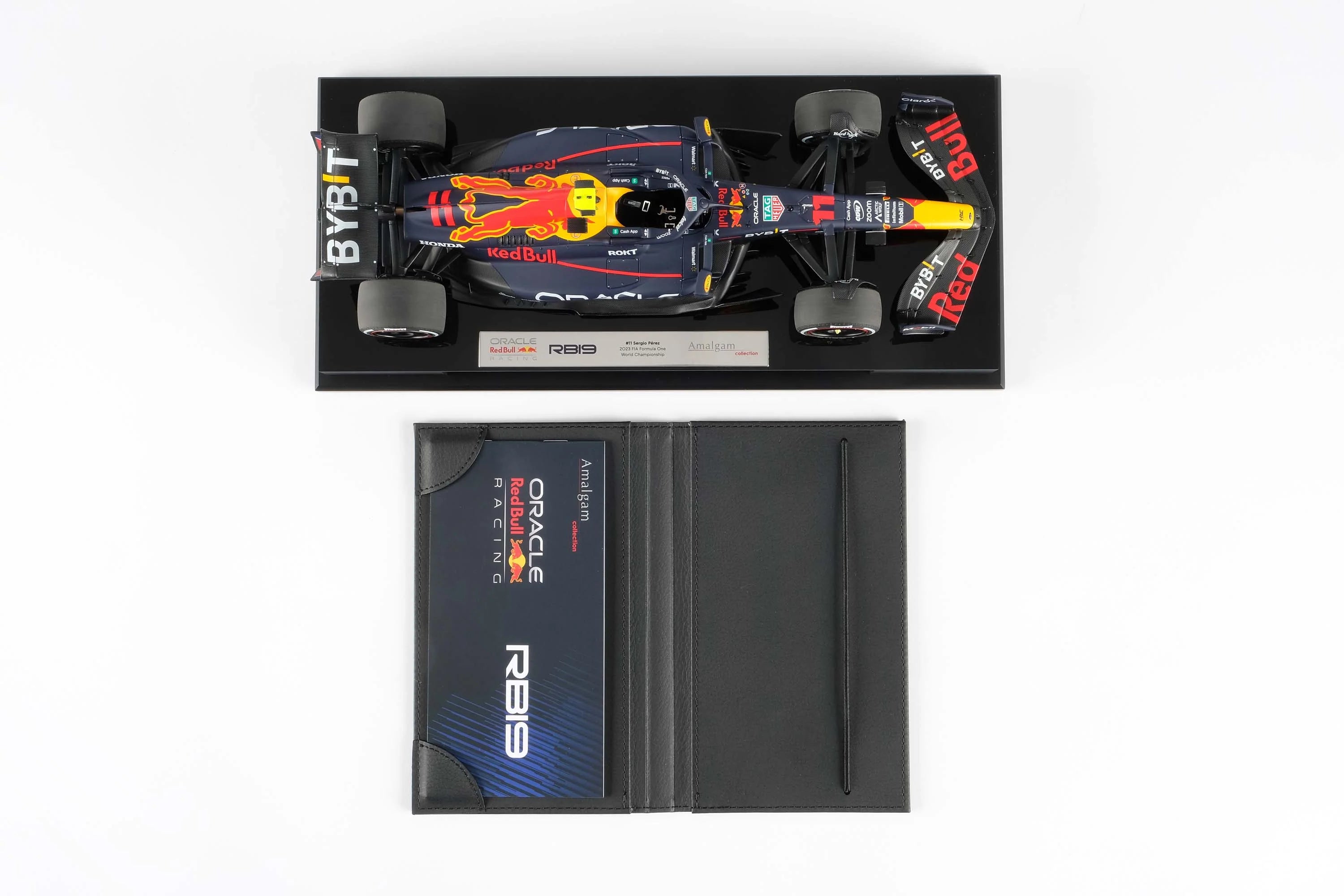 Oracle Red Bull Racing RB19 - Decoración de la temporada 2023 | Sergio Pérez 1:18