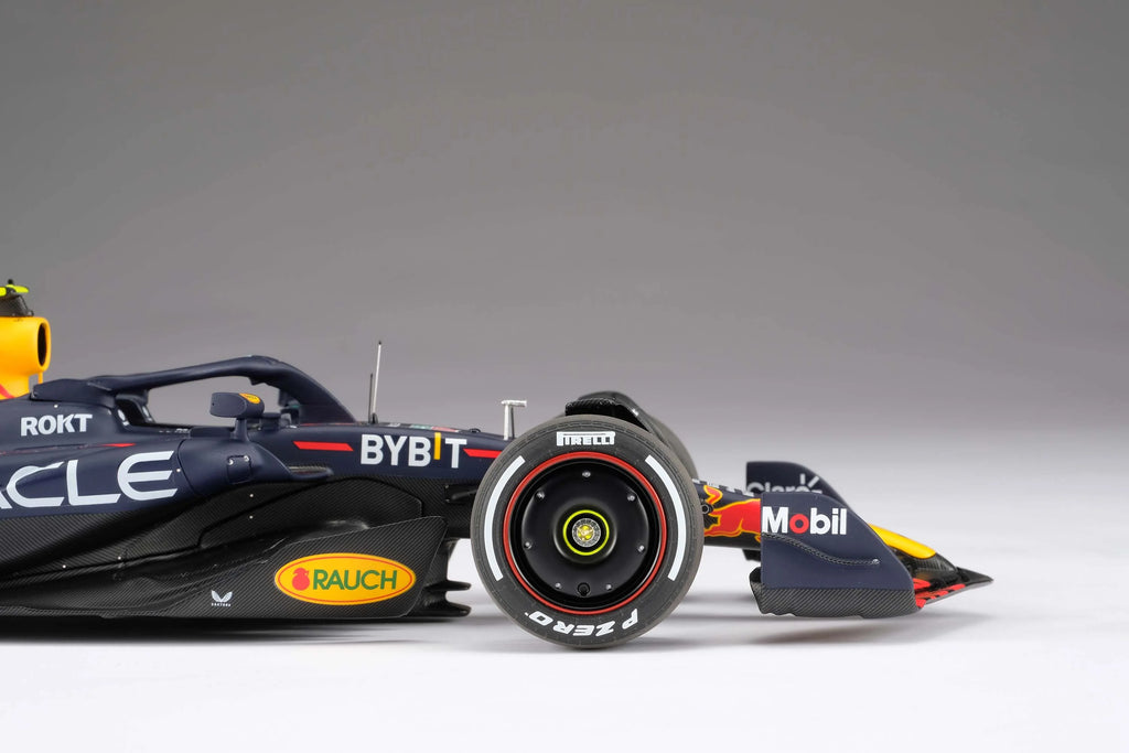 Oracle Red Bull Racing RB19 - Decoración de la temporada 2023 | Sergio Pérez 1:18