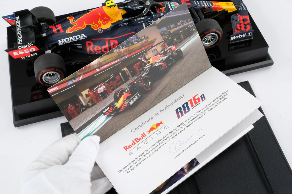 Red Bull Racing Honda RB16B - Gran Premio de Abu Dabi 2021 | Sergio Pérez 1:18