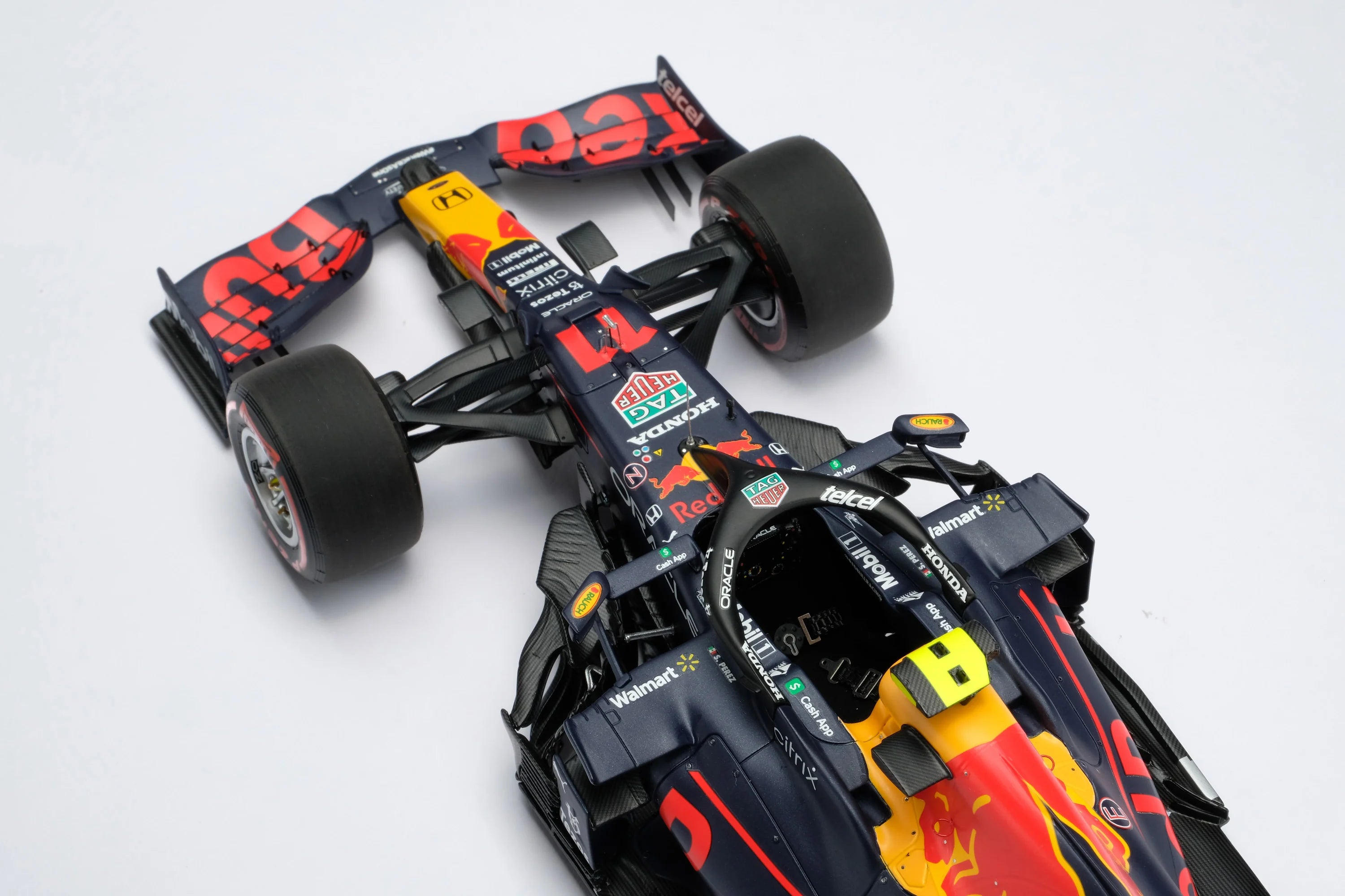 Red Bull Racing Honda RB16B - Gran Premio de Abu Dabi 2021 | Sergio Pérez 1:18