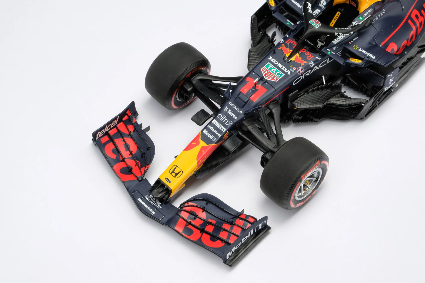 Red Bull Racing Honda RB16B - Gran Premio de Abu Dabi 2021 | Sergio Pérez 1:18