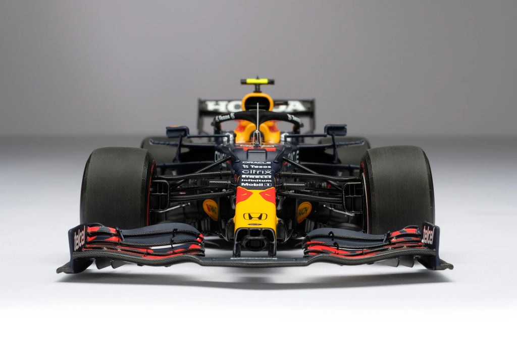 Red Bull Racing Honda RB16B - Gran Premio de Abu Dabi 2021 | Sergio Pérez 1:18