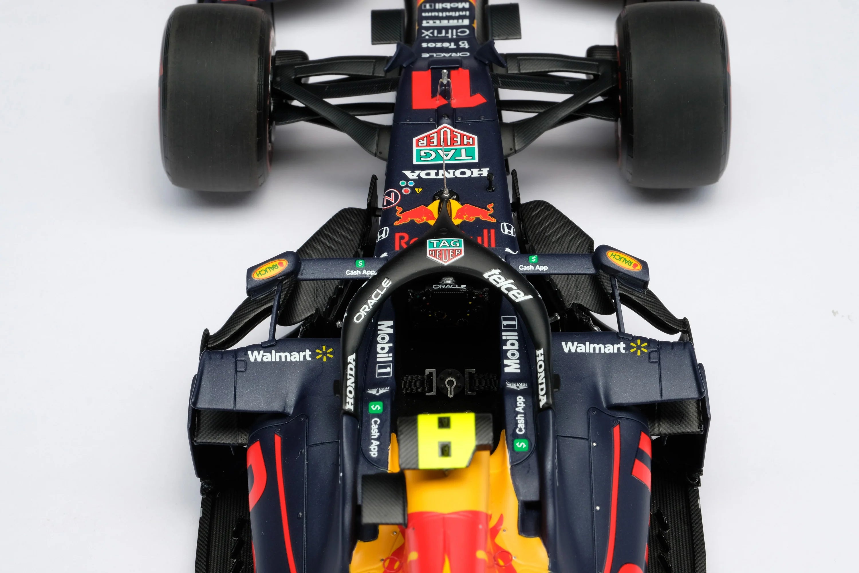 Red Bull Racing Honda RB16B - Gran Premio de Abu Dabi 2021 | Sergio Pérez 1:18