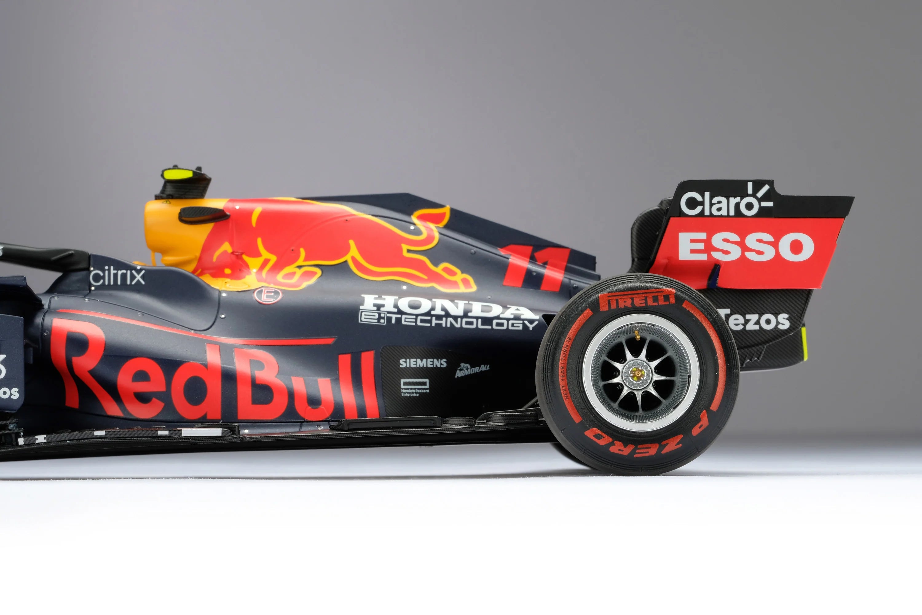 Red Bull Racing Honda RB16B - Gran Premio de Abu Dabi 2021 | Sergio Pérez 1:18