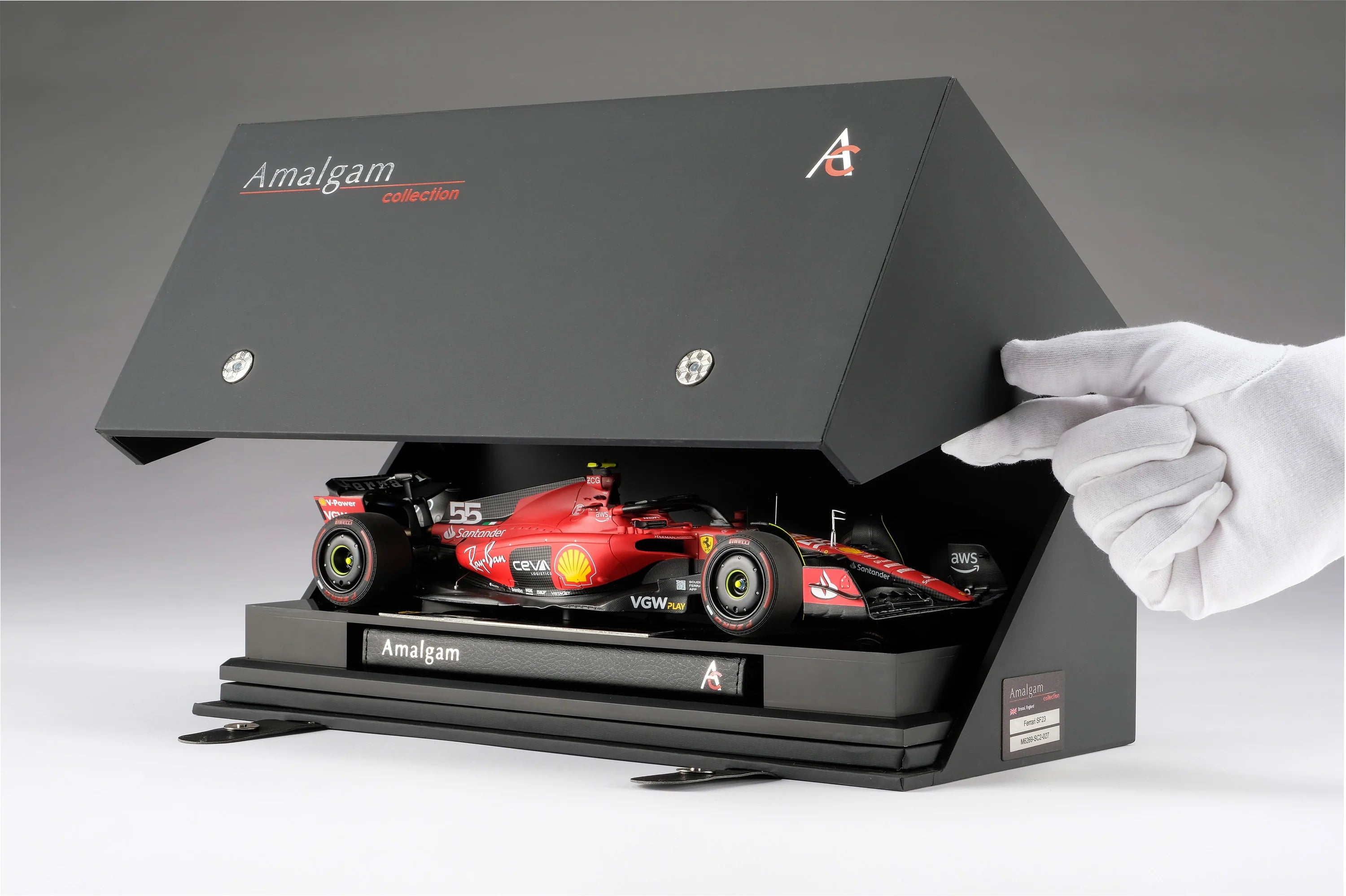 Ferrari SF-23 - Decoración temporada 2023 | Carlos Sainz 1:18