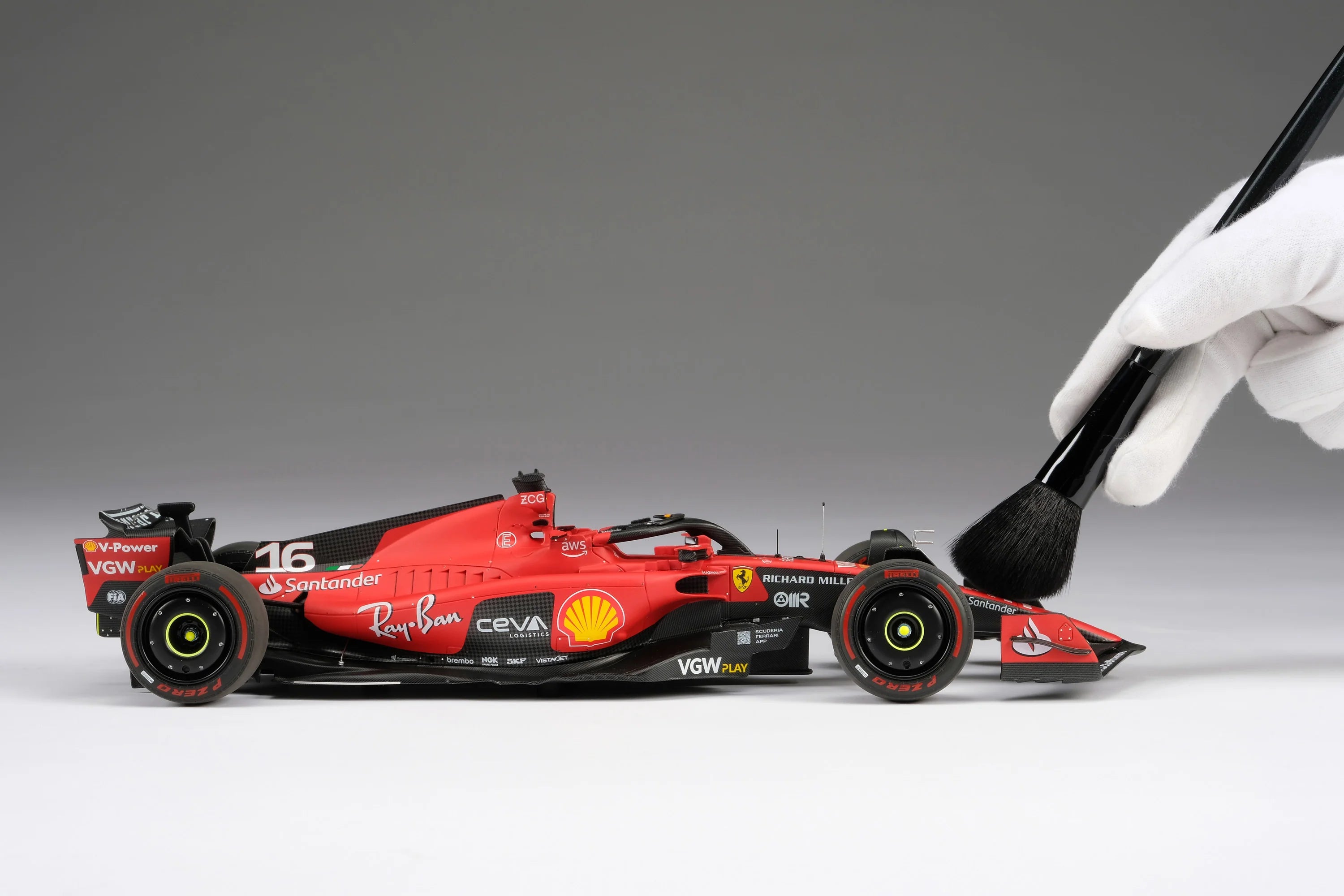 Ferrari SF-23 - Decoración temporada 2023 | Charles Leclerc 1:18