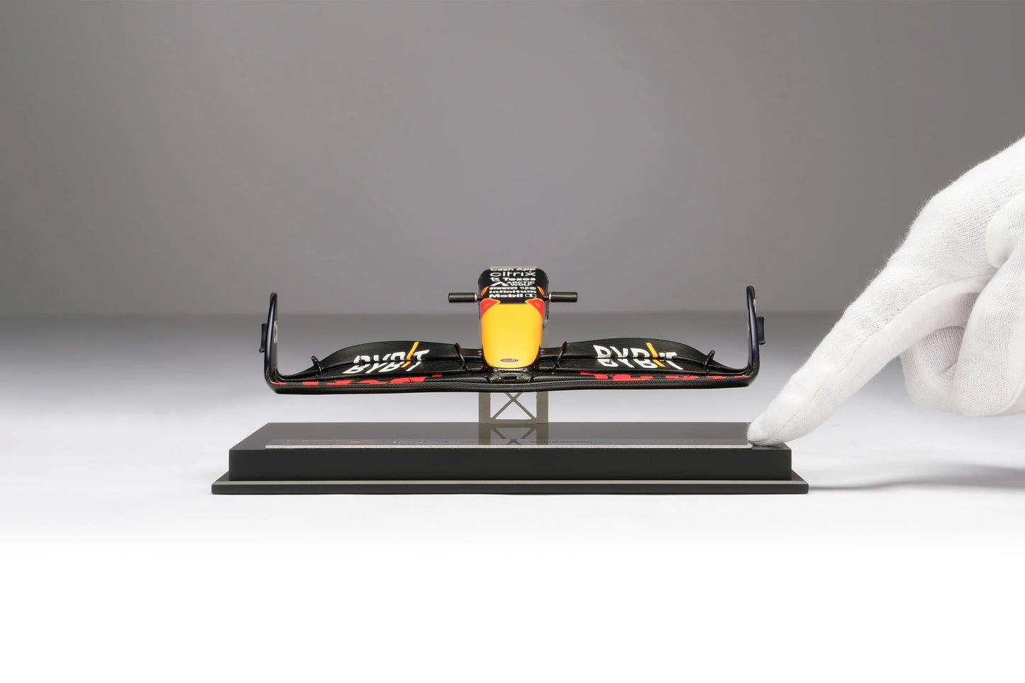 Oracle Red Bull Racing RB18 Nosecone 1:12