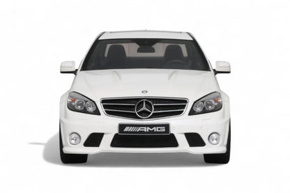 1:18 MERCEDES-BENZ C63 AMG DIAMOND WHITE 2007