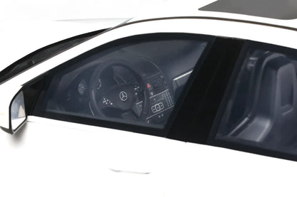 1:18 MERCEDES-BENZ C63 AMG DIAMOND WHITE 2007